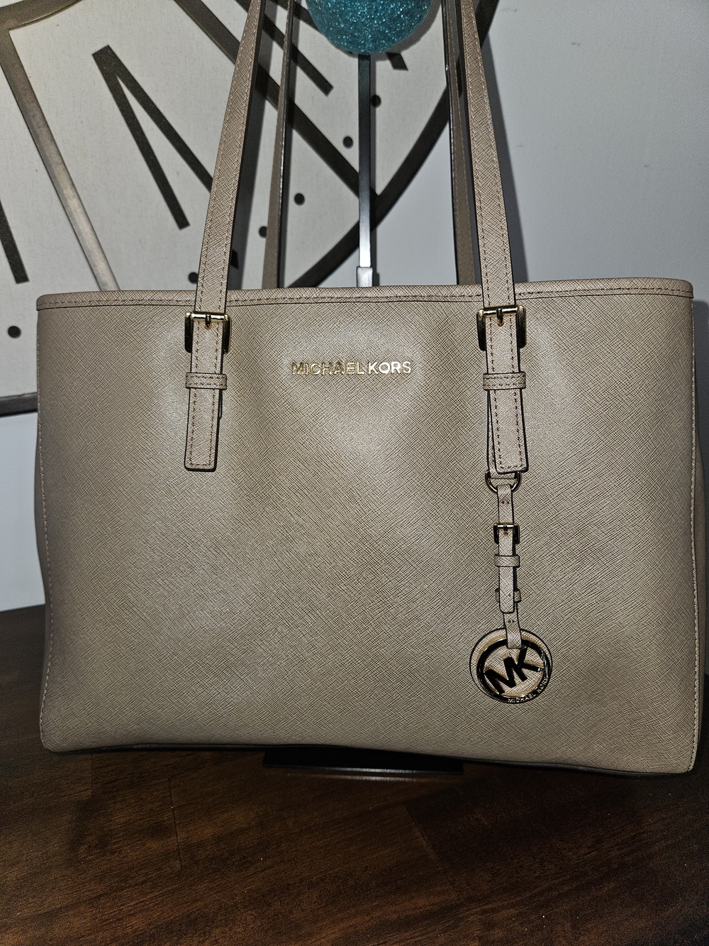 Michael Kors Women's Beige Jet Set Saffiano Leather Tote